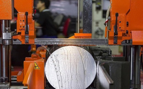 清溪镇立式金属带锯床切削出现跑带故障解决方法！